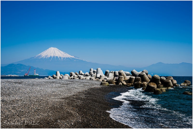 see mount fuji from_miho_beach