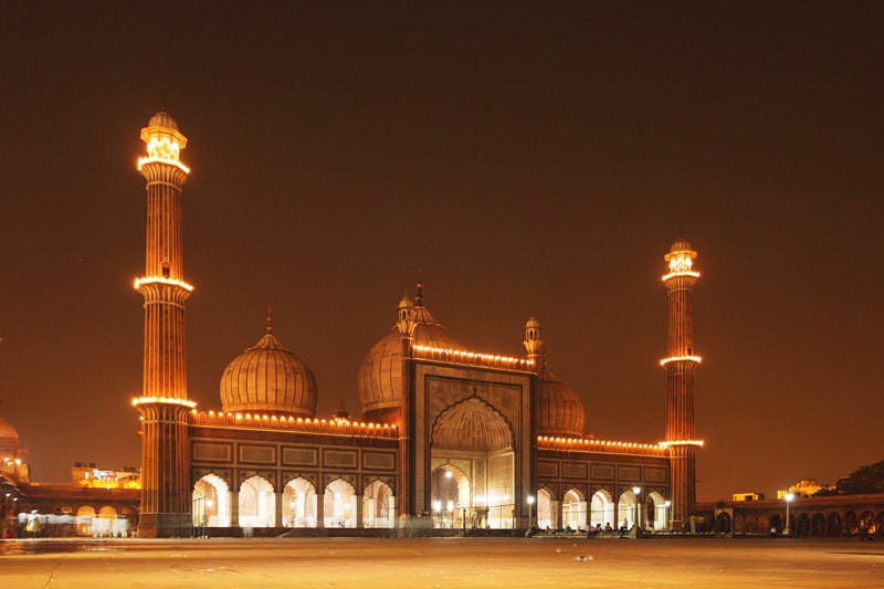 jama masjid at night